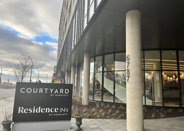 Courtyard Montreal Midtown Hotel